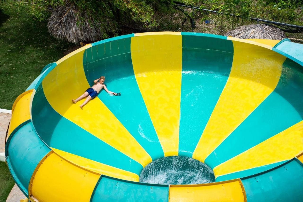 Grand Sirenis & Aquagames