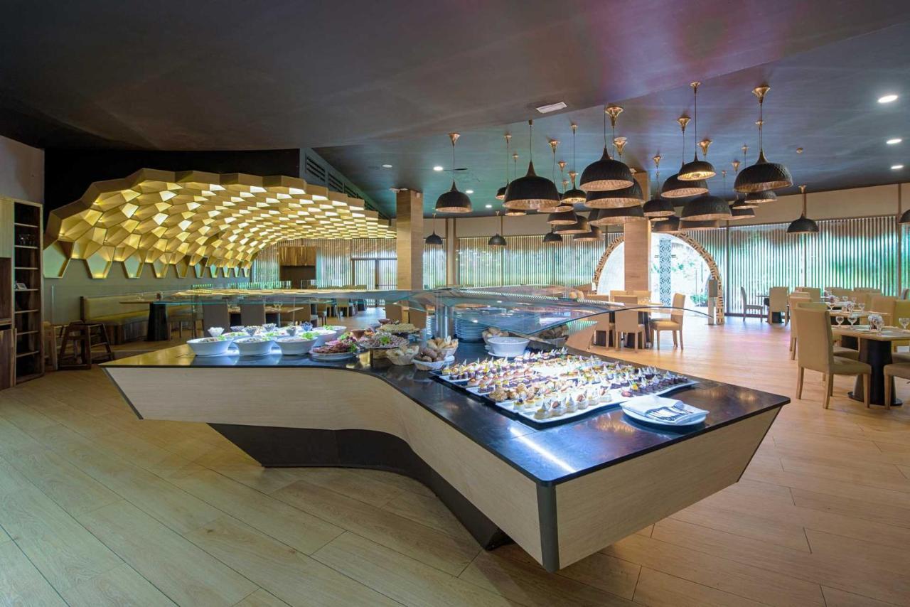Grand Sirenis & Aquagames Resort